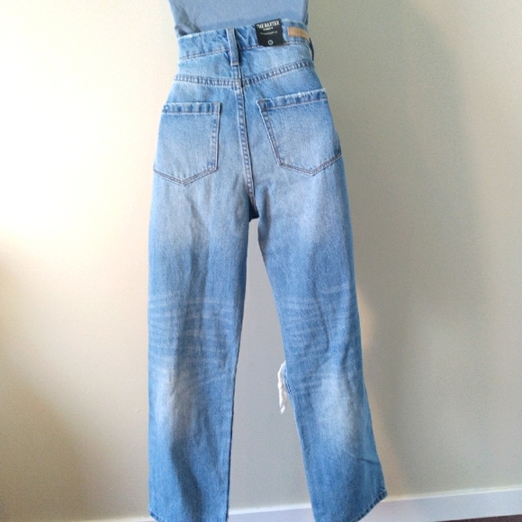 BLANKNYC THE BAXTER RIBCAGE STRAIGHT LEG CROP BUTTON FLY RIPPED JEANS NWT - Picture 8 of 12